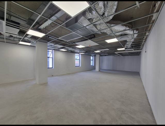 178M² OFFICE TO LET IN GLENADRIENNE EAST